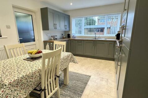 dining/kitchen