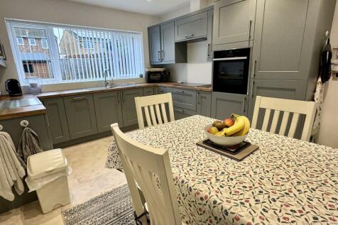 dining/kitchen