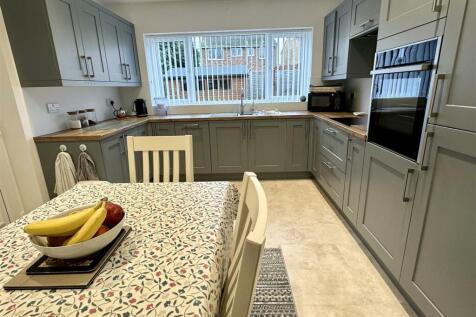 dining/kitchen