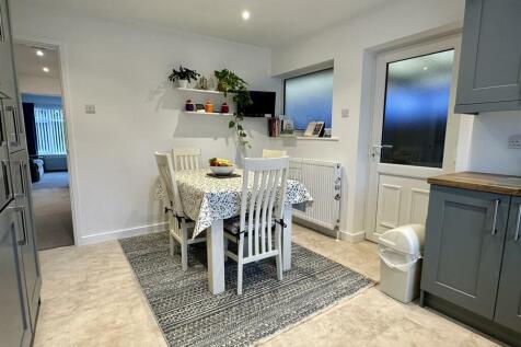 dining/kitchen