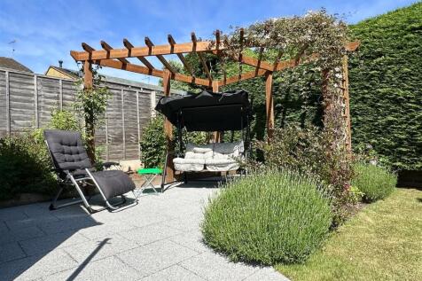pergola at rear