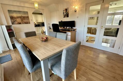 family/dining room