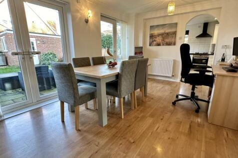 family/dining room