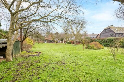 garden to house