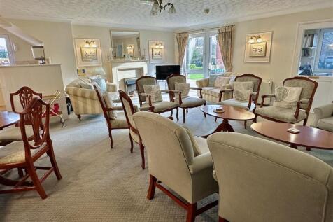 COMMUNAL LOUNGE