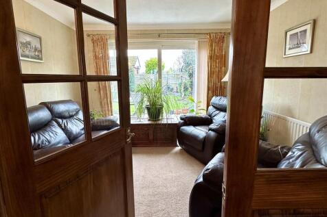 dining to garden room