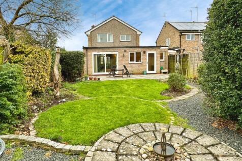 garden to house