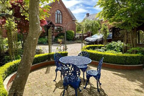 garden to property