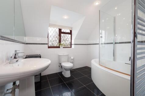 family bathroom 1
