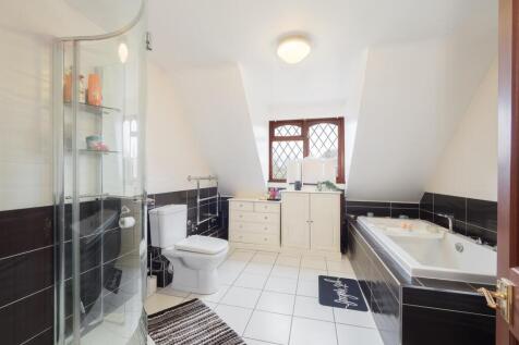 family bathroom 2