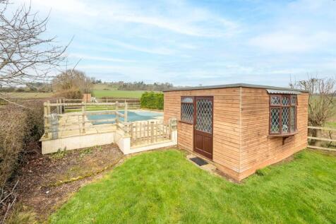 outdoor swimming pool