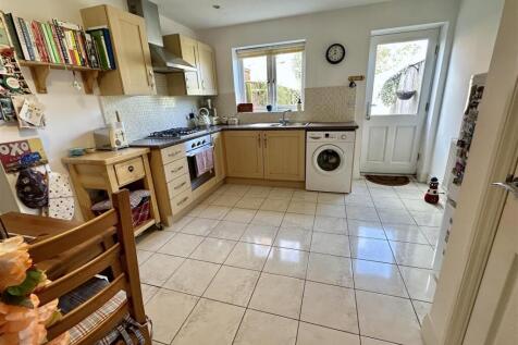 DINING/KITCHEN