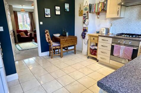 DINING/KITCHEN