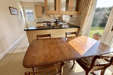 dining/kitchen