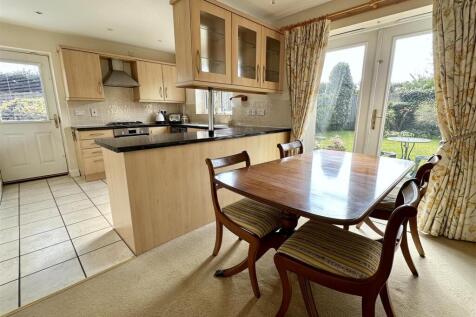 dining/kitchen