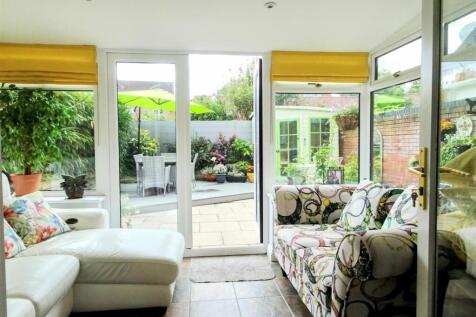 garden room into garden