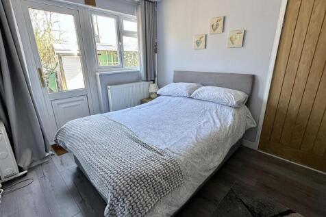 bed 4 (annexe)