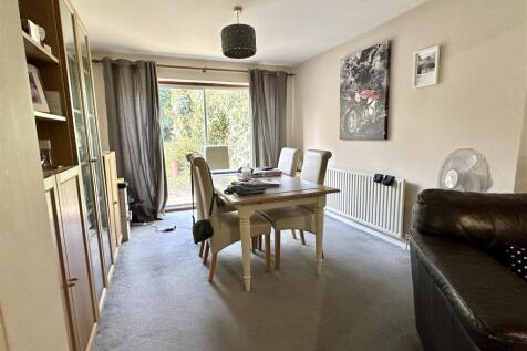 open-plan kitchen/dine/family room