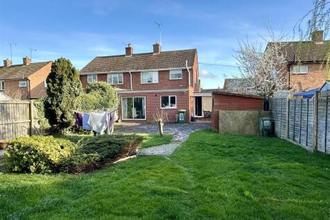 garden to house