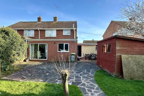 garden to house