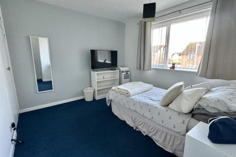 bedroom 1 (front)
