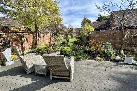 decked garden
