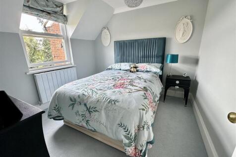 bedroom 3 (rear)