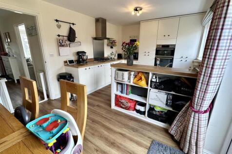 dining/kitchen