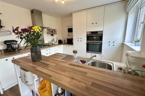 dining/kitchen