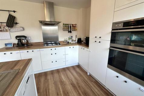 dining/kitchen