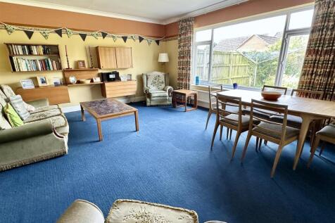sitting/family room