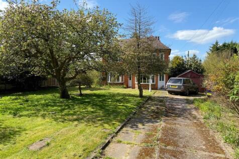 Front Driveway / Garden