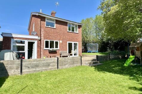 garden to house