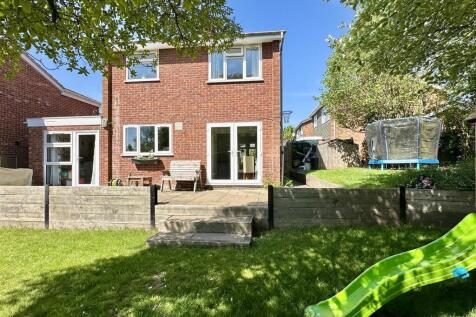 garden to house