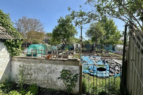 allotments to rear