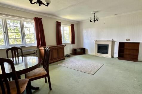 living room/diner