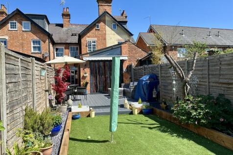 garden to house