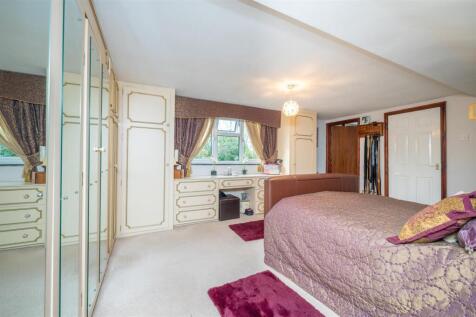 bedroom (1st floor)