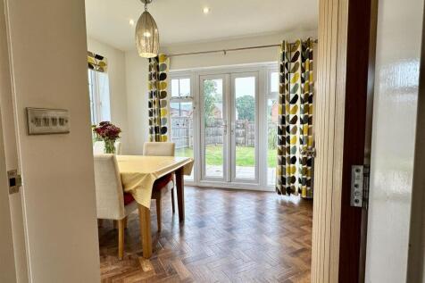 hall to dining/kitchen