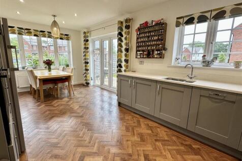 dining/kitchen