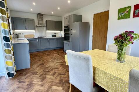 dining/kitchen