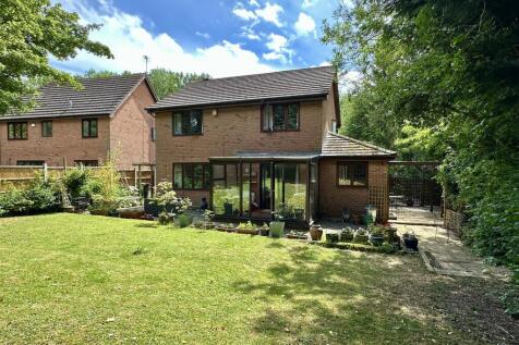 garden to house