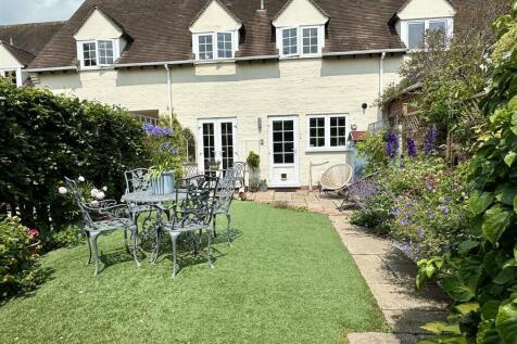 GARDEN TO HOUSE