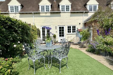 GARDEN TO HOUSE