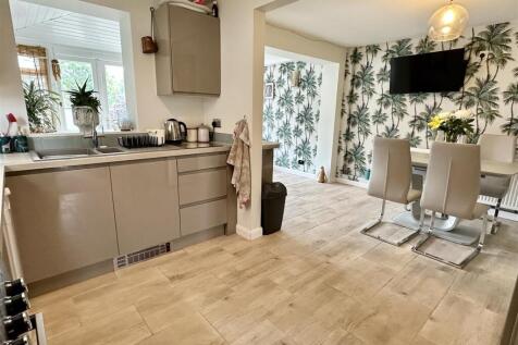 dining/kitchen