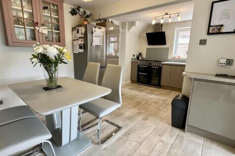 dining/kitchen