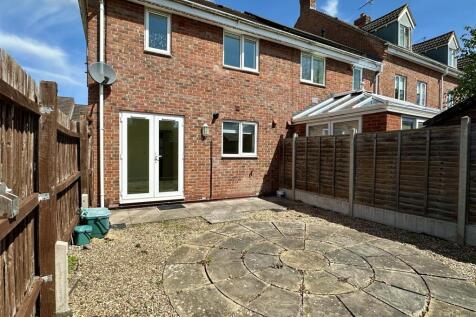 garden to house