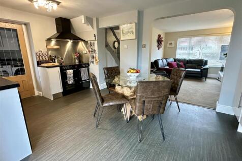 dining kitchen /living room