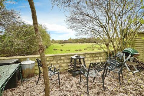 view (rear garden)