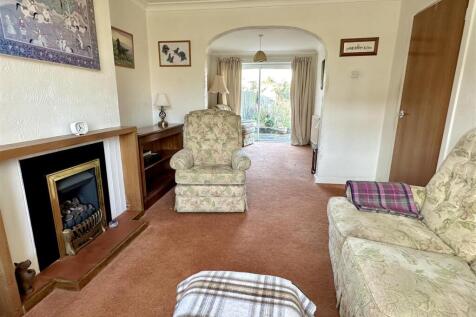 living room/dining room